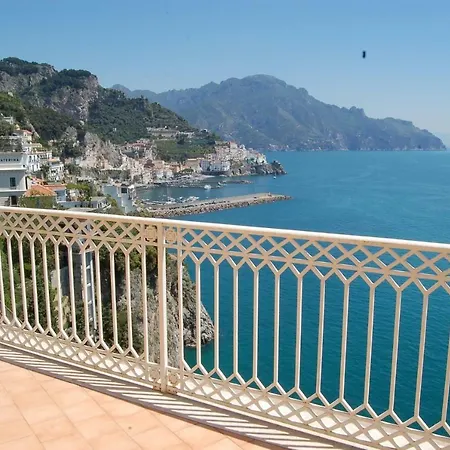 Sterlizia Holiday home *