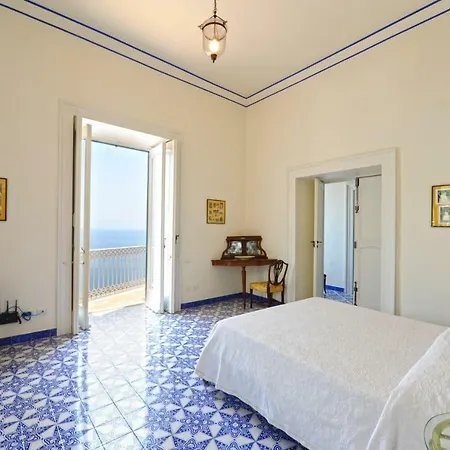 Sterlizia Amalfi